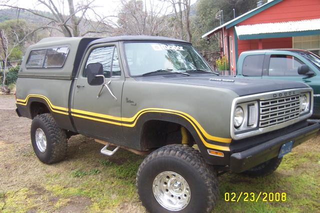 77SILVERCLOUDMACHO 011
