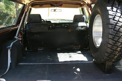 complete2 look tailgate-storage.jpg